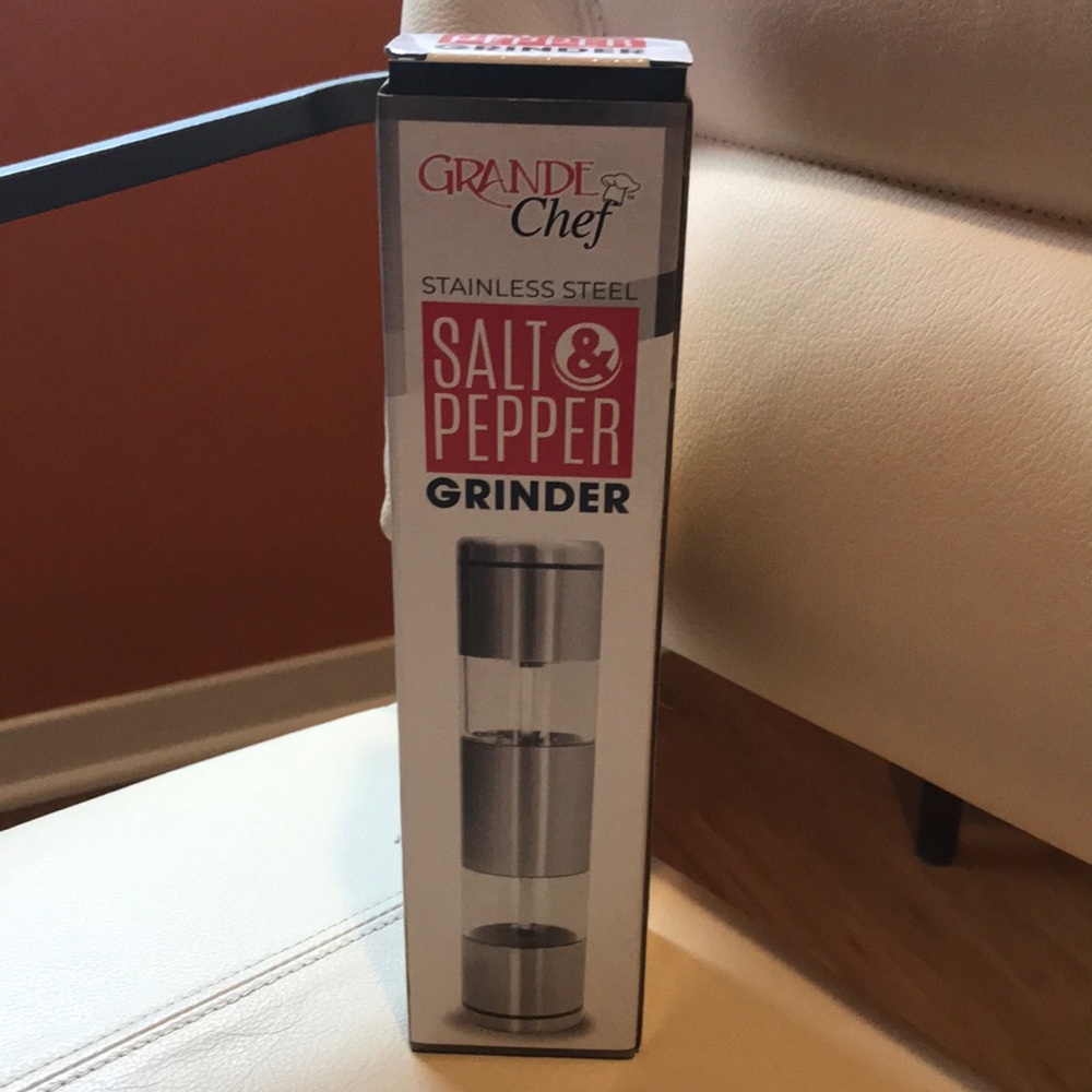 New Grande Chef Stainless Steel Salt & Pepper Grinder